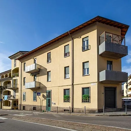 Spacious Near The Centre,sleeps 6 * Lecco